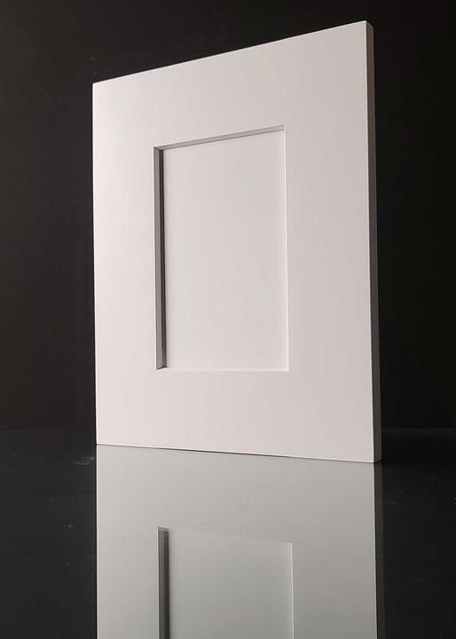 Sample door, Shaker White cabinets by Canada Kitchens